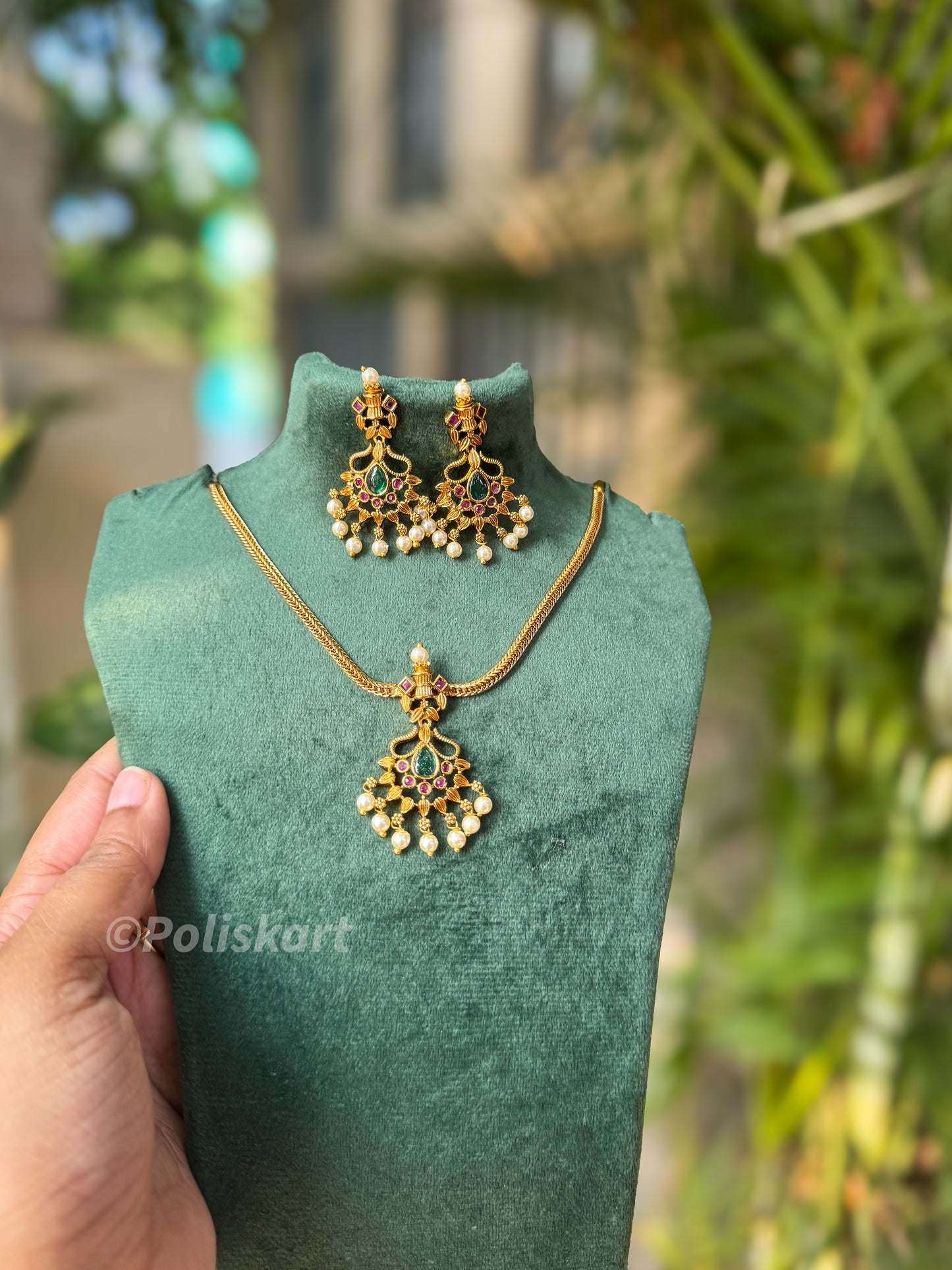Stone and pearl worked attigai necklace with earring