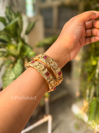Pair of bangles Peacock and stone worked