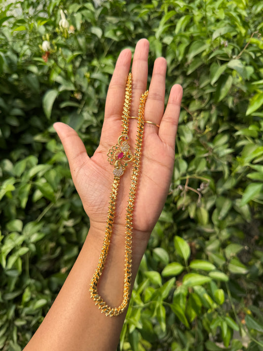 Flower and red stone worked mugappu chain