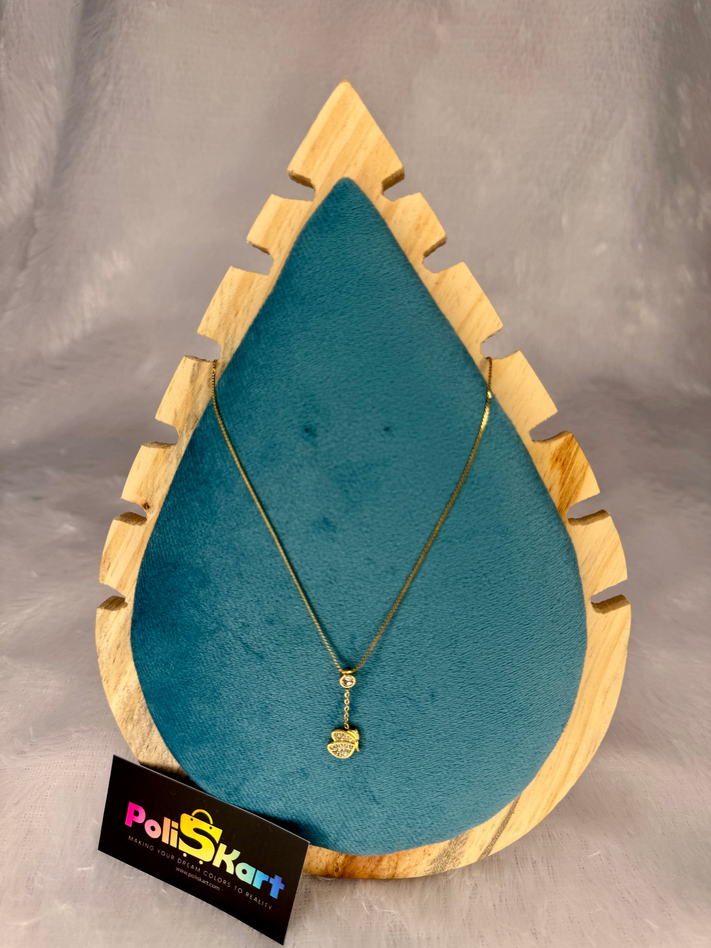 Chain with hanging butterfly design