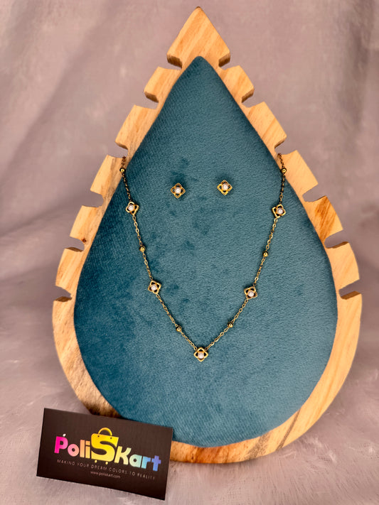 Pearl designed necklace with earring set