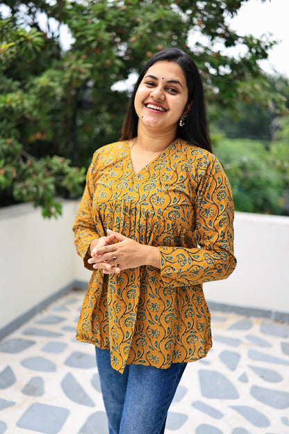 Hira - Full sleeve cotton short Kurti