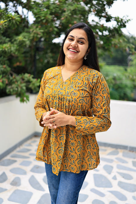 Hira - Full sleeve cotton short Kurti