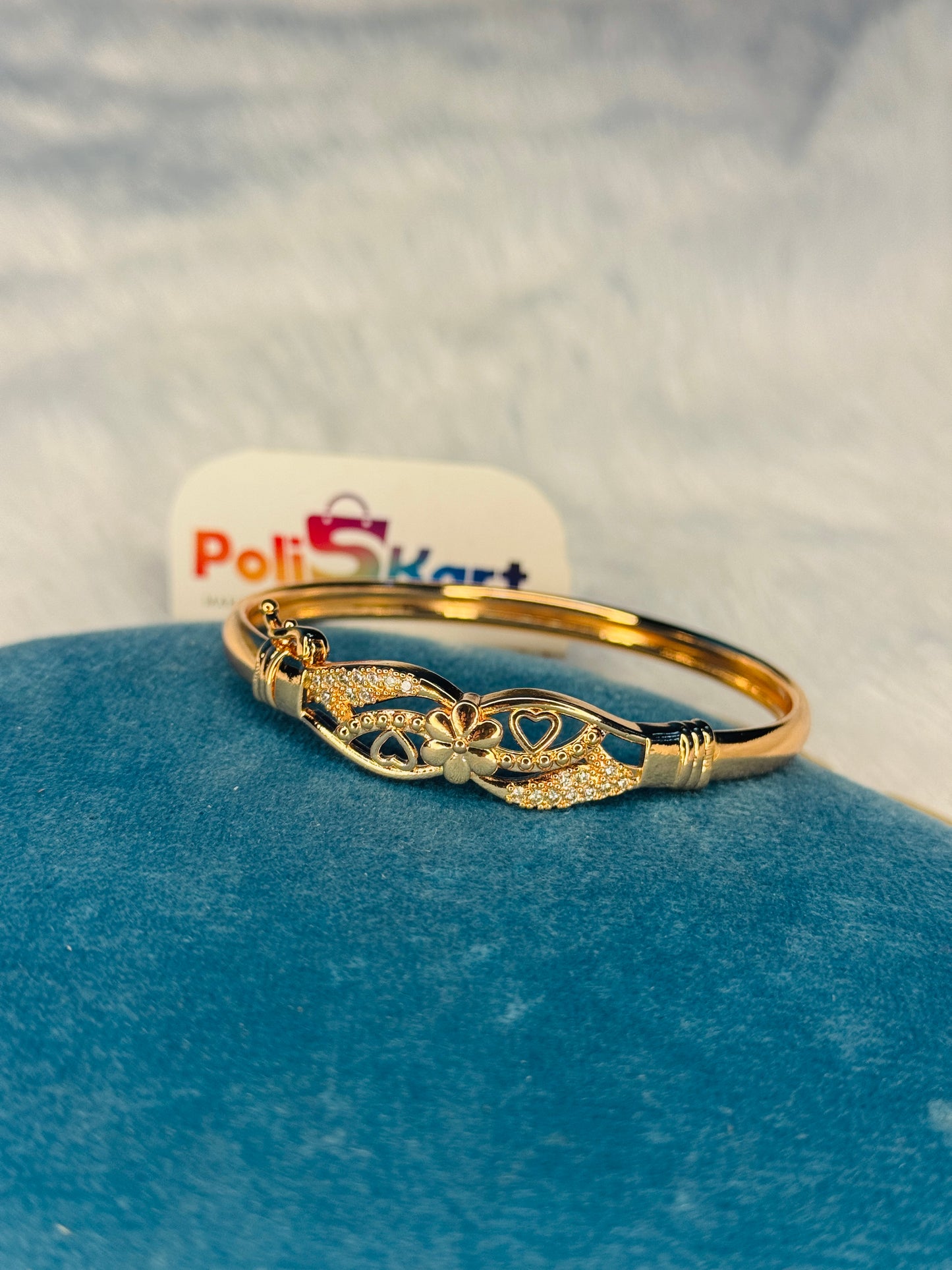 Anit tarnish cuff bangle Free size - Heart with flower design