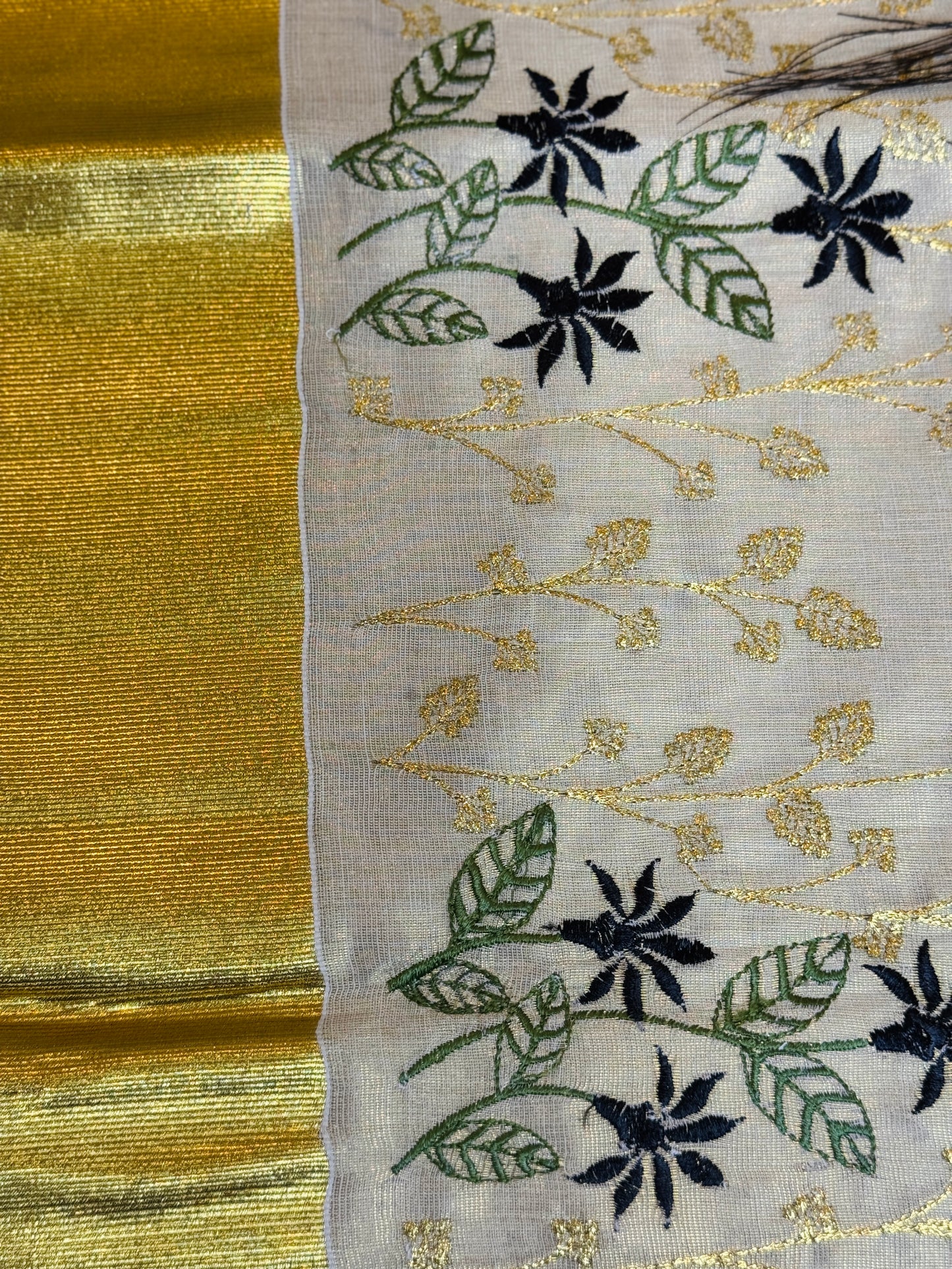 PK039 - Kerala saree - Thread worked Flower design