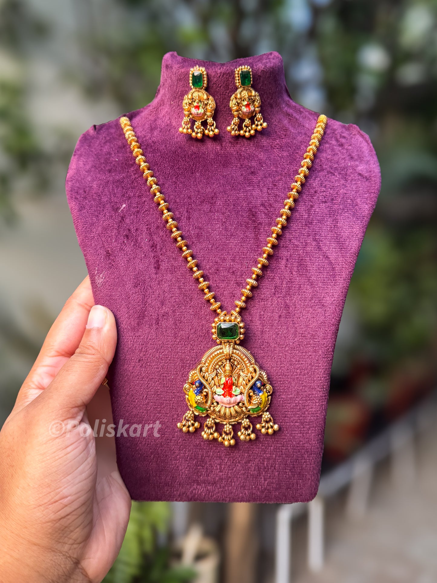 Trending color enamel worked pendant and chain with earring set -Green