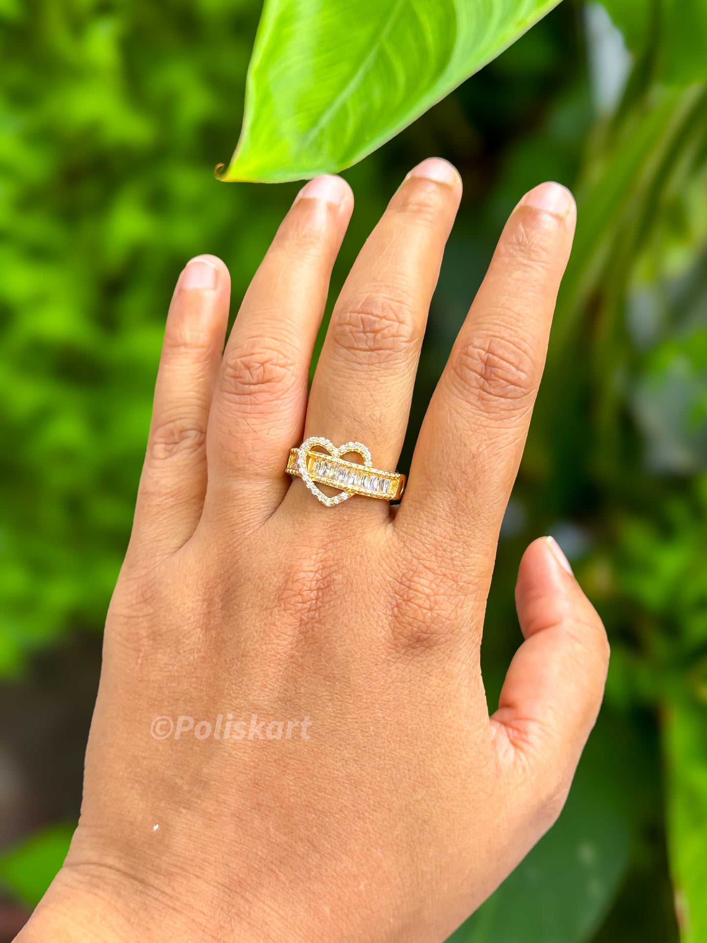 PK079 - Adjustable Anti tarnish ring - White Heart design