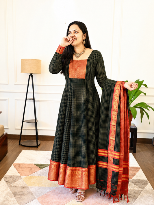 PK192- Preorder - Kayalvizhi - Anarkali Top and Dupatta with full lining
