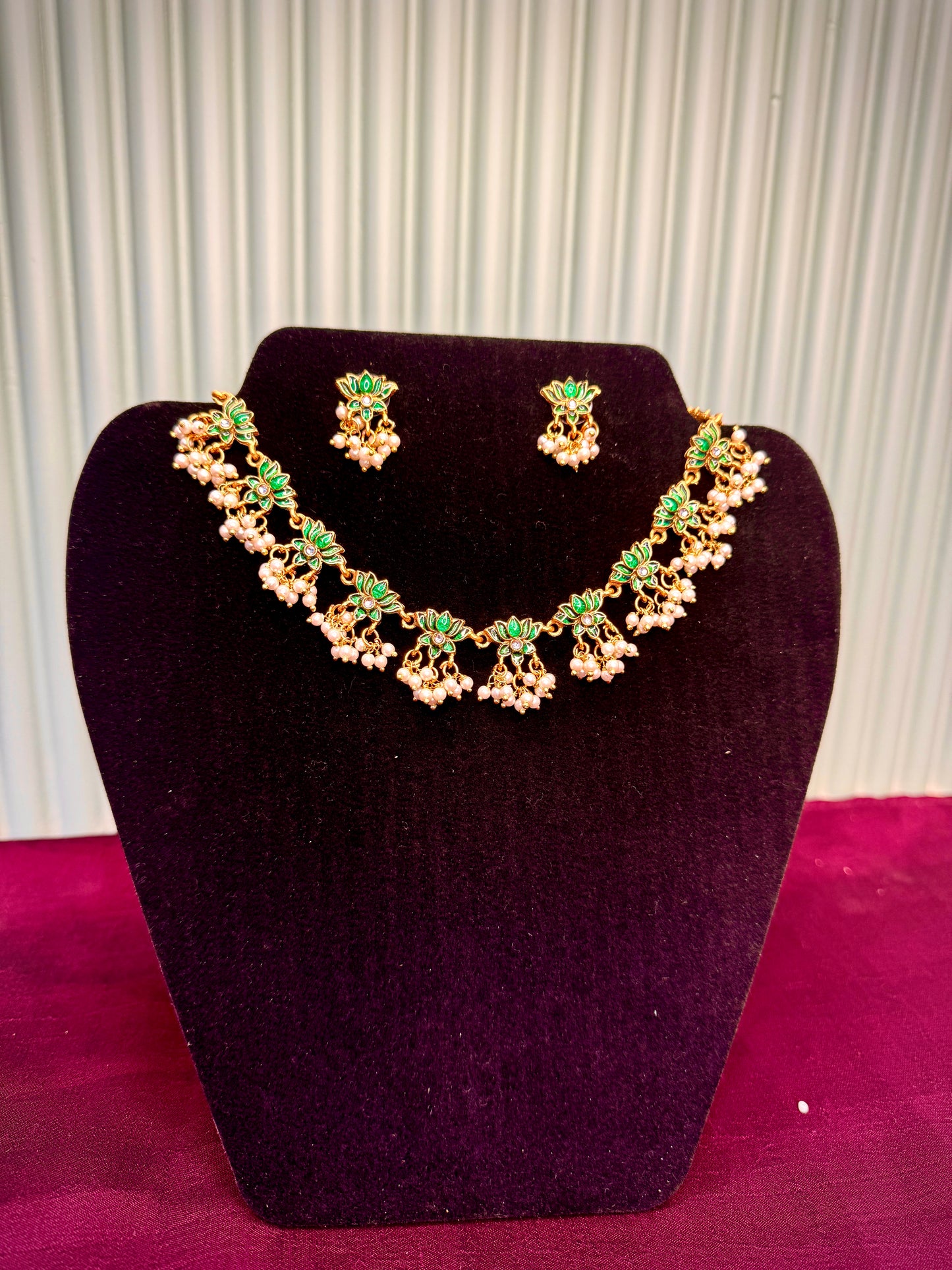 Green Lotus Necklace with Pearl Detailing and Earring