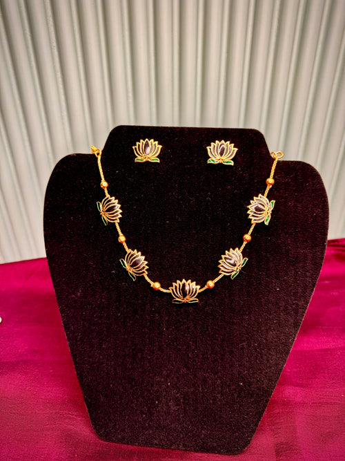 Trending Lotus Necklace Black with Earring