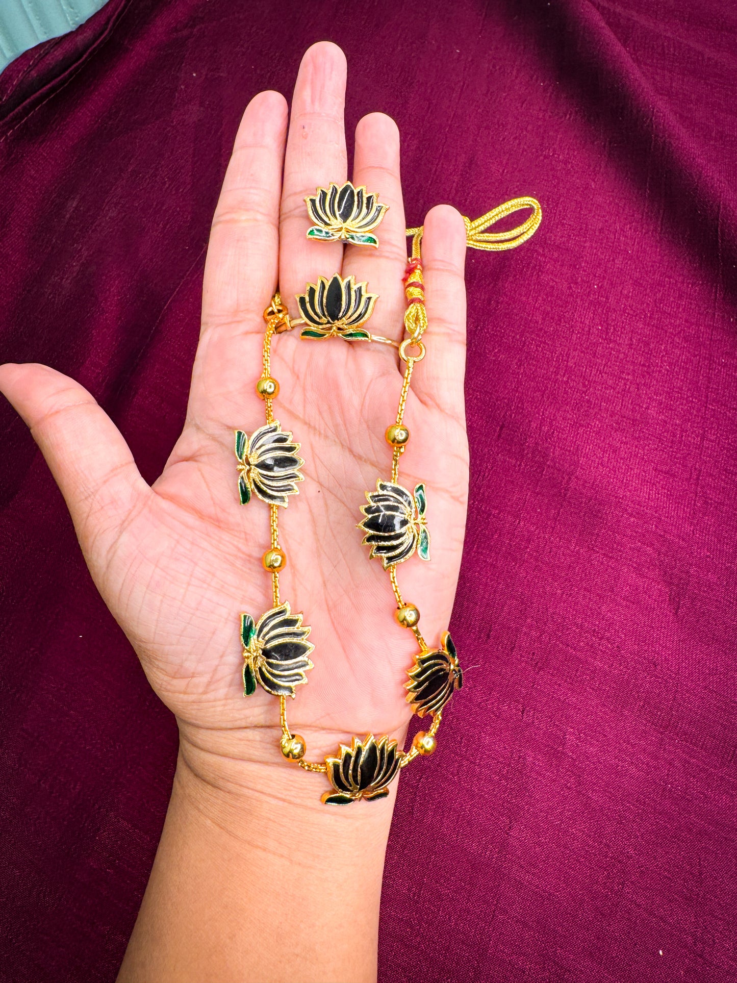 Trending Lotus Necklace Black with Earring