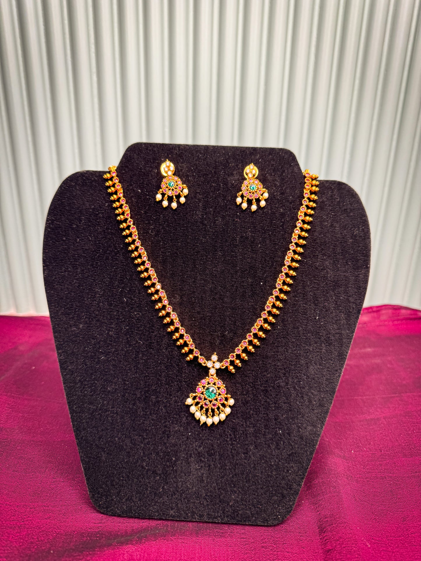 Heavy Stone Detailed Elegant Necklace Set with Earring