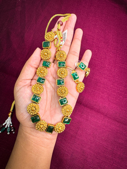 Surfi Green Necklace with Earring