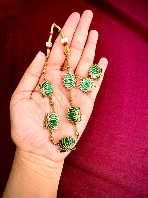Trending Lotus Necklace Green with Earring